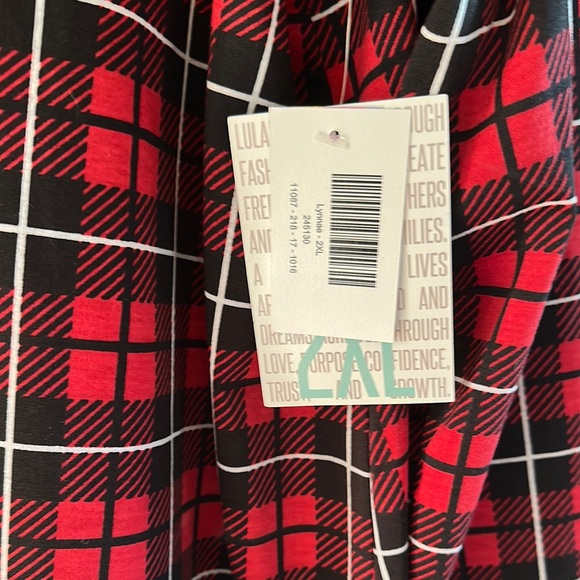 LuLaRoe Red and Black Plaid Long Sleeve Lynnae Top 2XL - Picture 3 of 4
